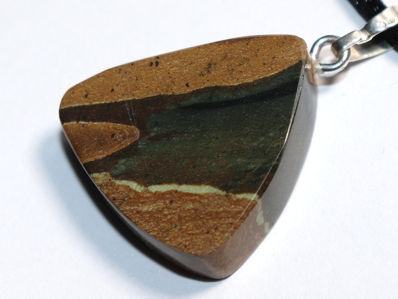 olivine with cord or silver 925
