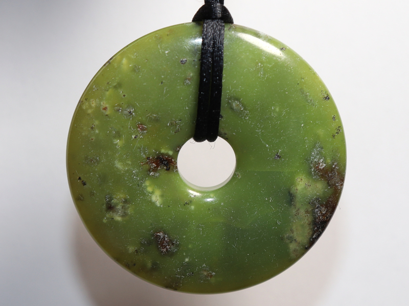 Chrysopras mit Band