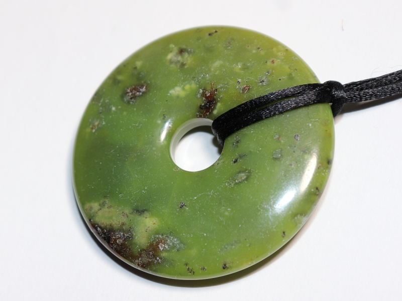 Chrysopras mit Band