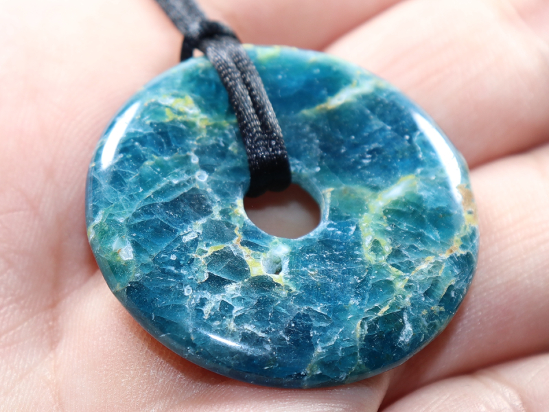 apatite with cord