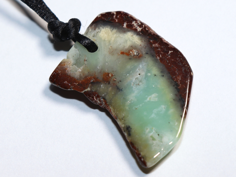 chrysoprase with cord