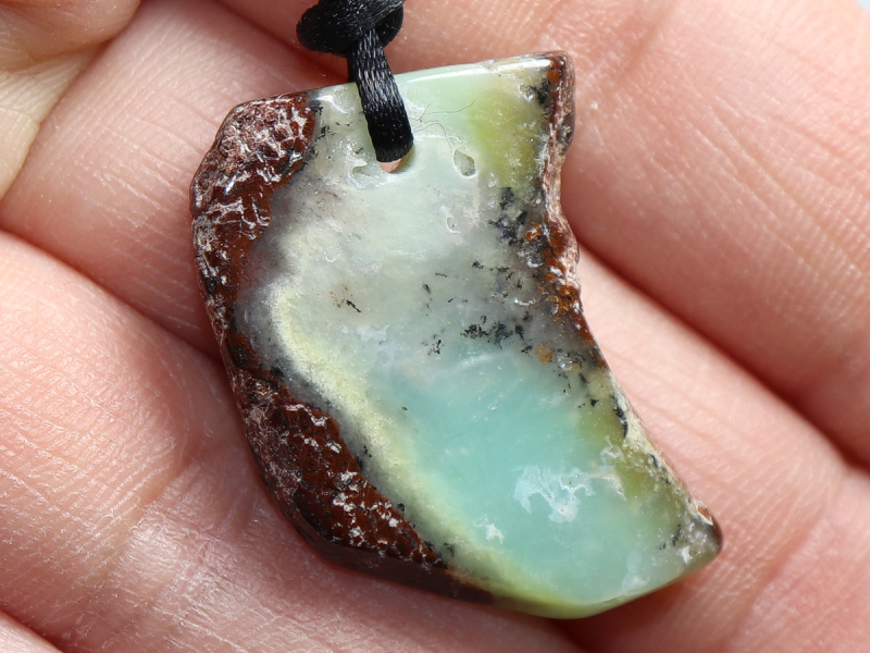 chrysoprase with cord
