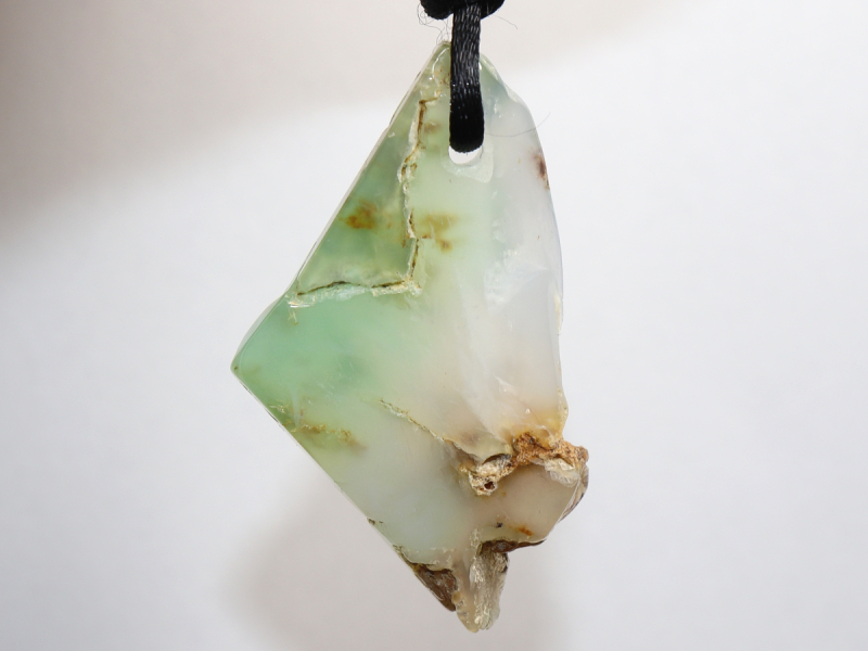 chrysoprase with cord