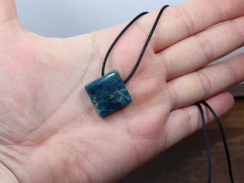 apatite with cord or silver 925