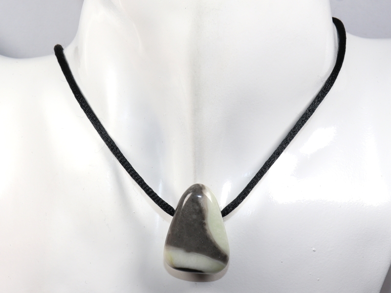 Fossilkalk mit Band oder Silber 925