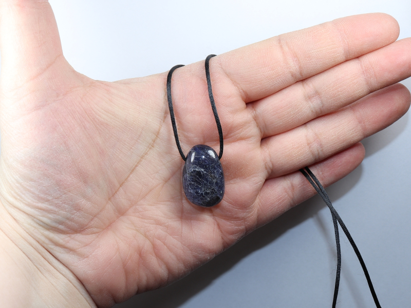 iolite with cord or silver 925