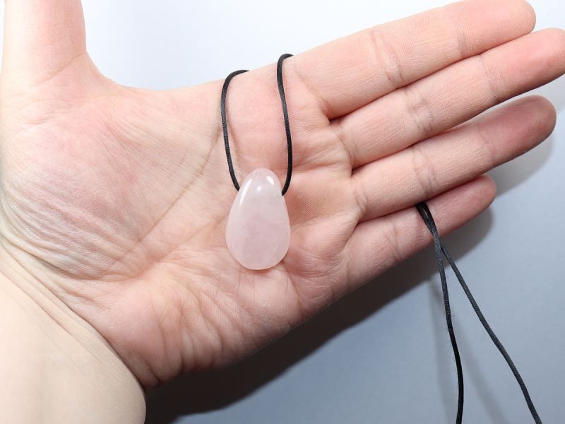 rose quartz with cord or silver 925