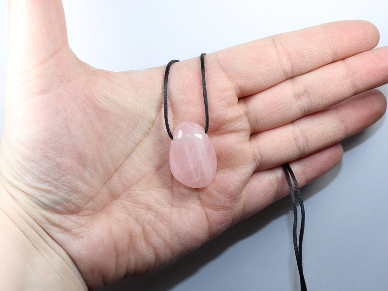 rose quartz with cord or silver 925