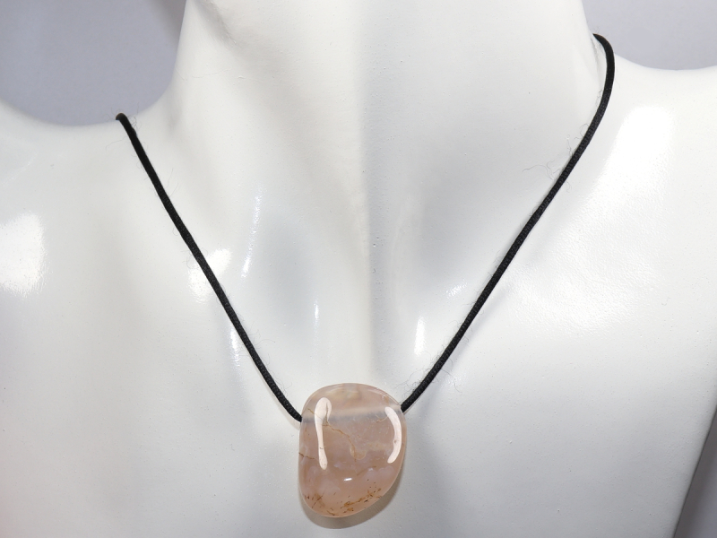 rosa Chalcedon mit Band oder Silber 925