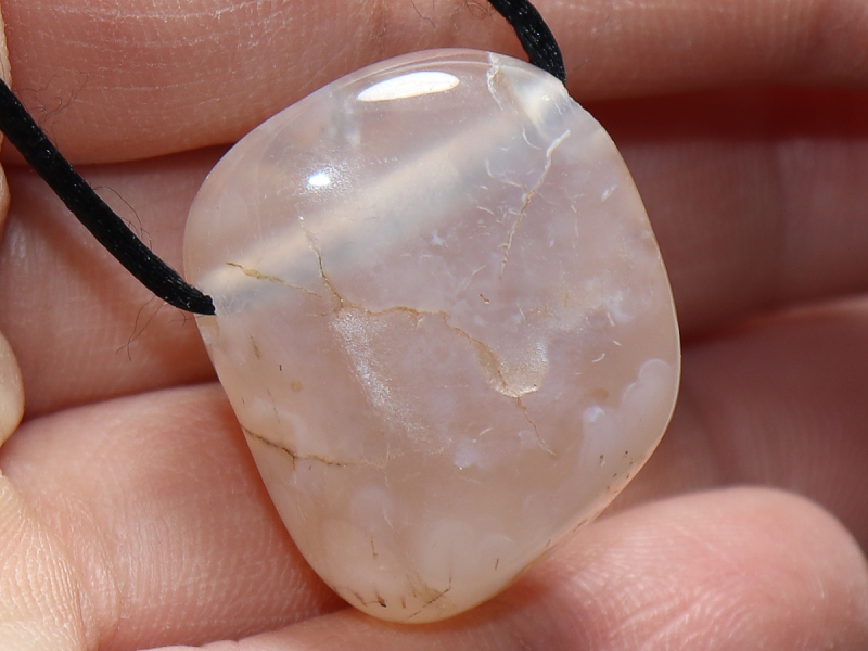 rosa Chalcedon mit Band oder Silber 925