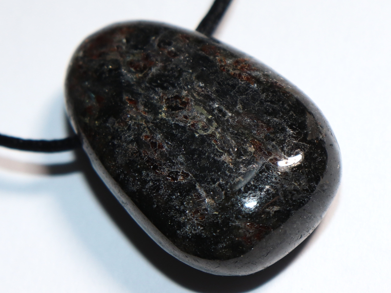Cummingtonit mit Band oder Silber 925