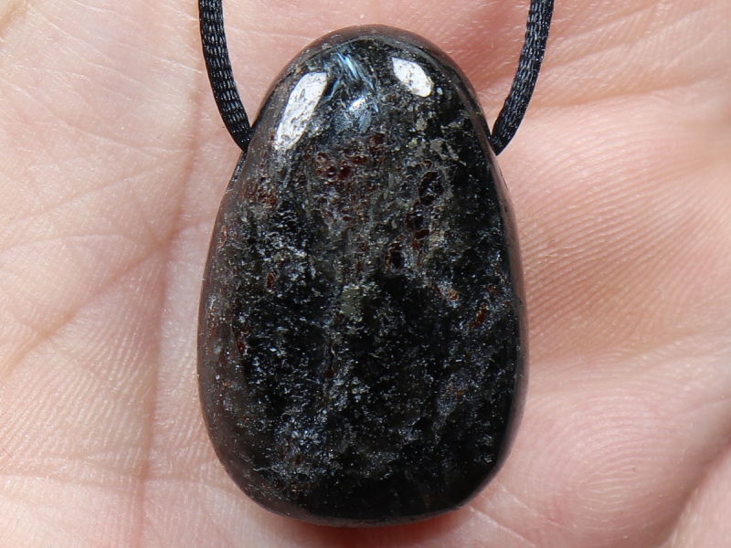 Cummingtonit mit Band oder Silber 925