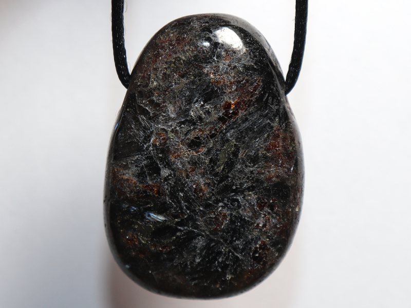 Cummingtonit mit Band oder Silber 925