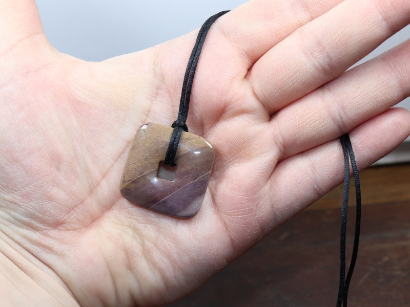 mookaite with cord