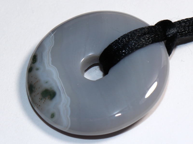agate with cord