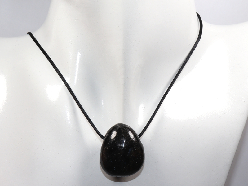 Anthophyllit mit Band oder Silber 925