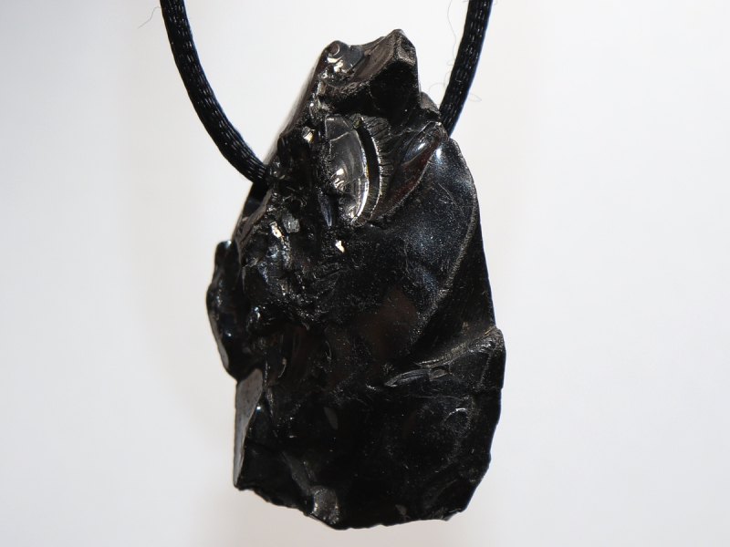 Edel-Shungit mit Band oder Silber 925