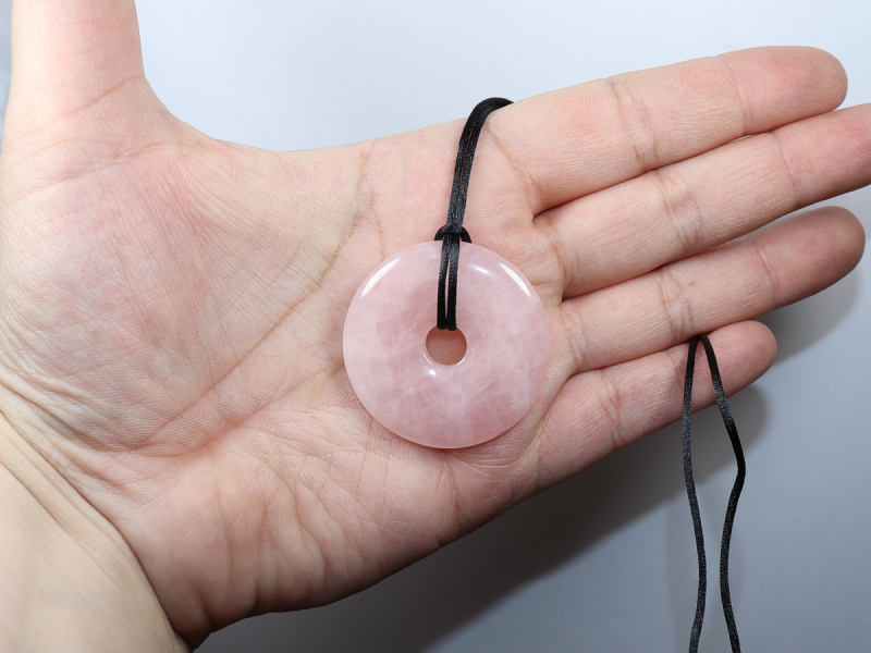 rose quartz with cord