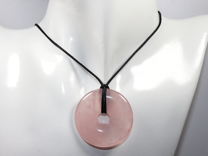 rose quartz with cord