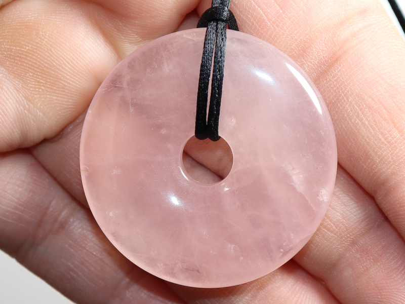 rose quartz with cord