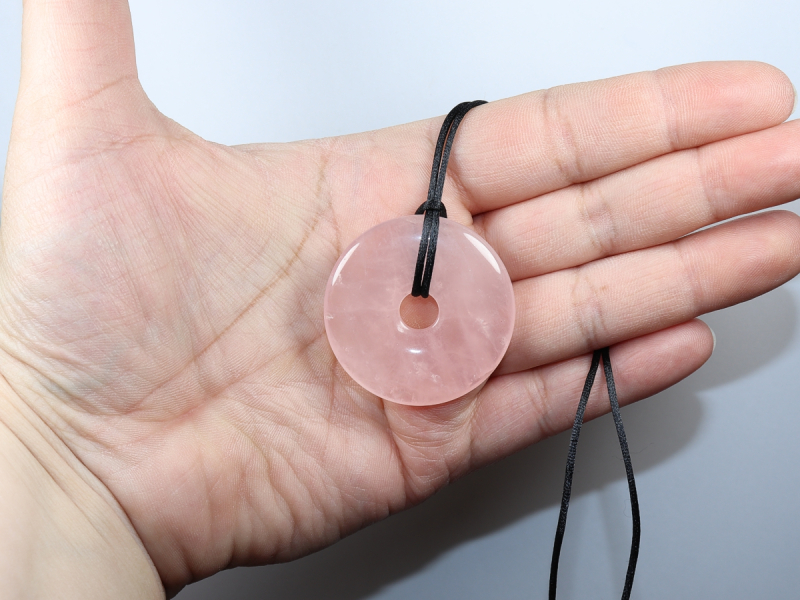 rose quartz with cord
