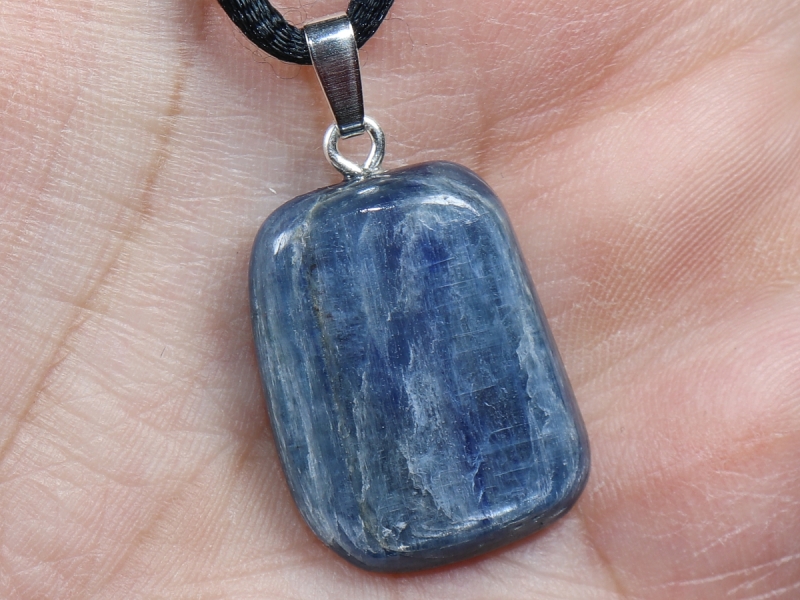 kyanite (disthene) with cord or silver 925
