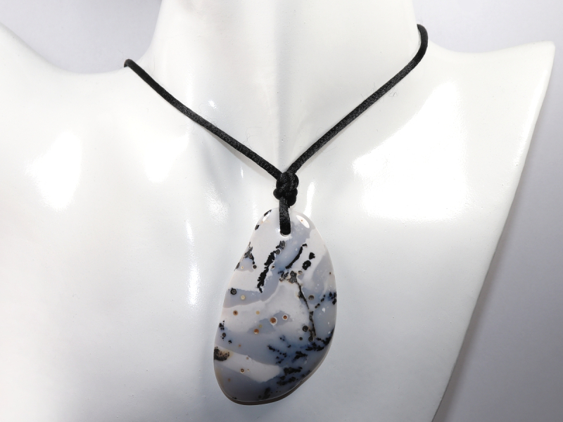 Dendritenopal mit Band