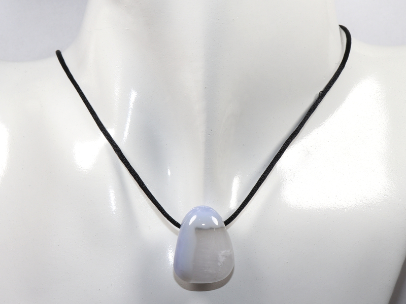 Chalcedon mit Band oder Silber 925