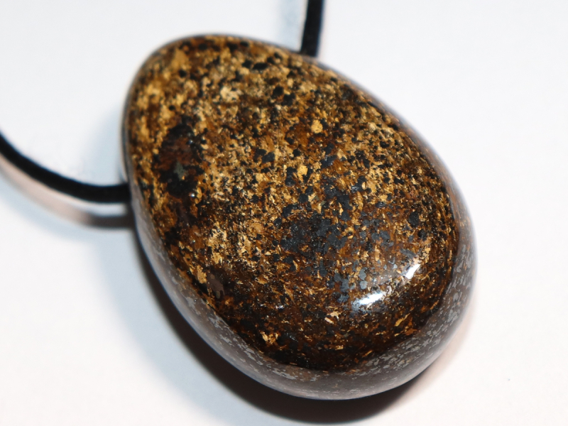 Bronzit mit Band oder Silber 925