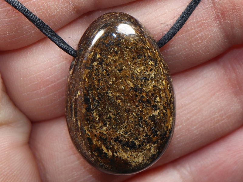 Bronzit mit Band oder Silber 925