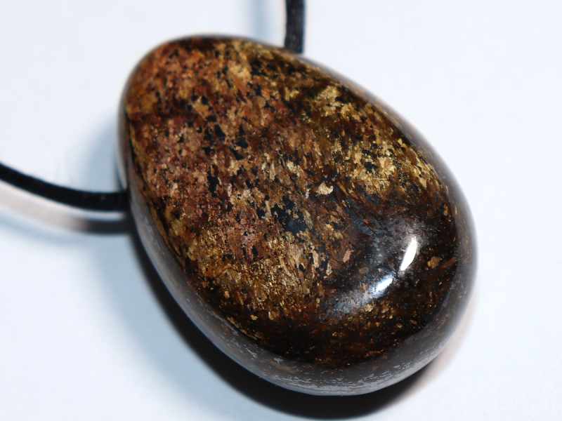 Bronzit mit Band oder Silber 925