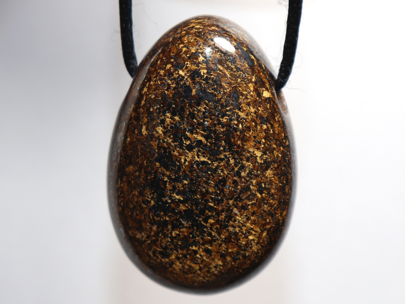 Bronzit mit Band oder Silber 925