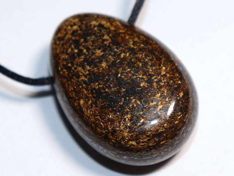 Bronzit mit Band oder Silber 925