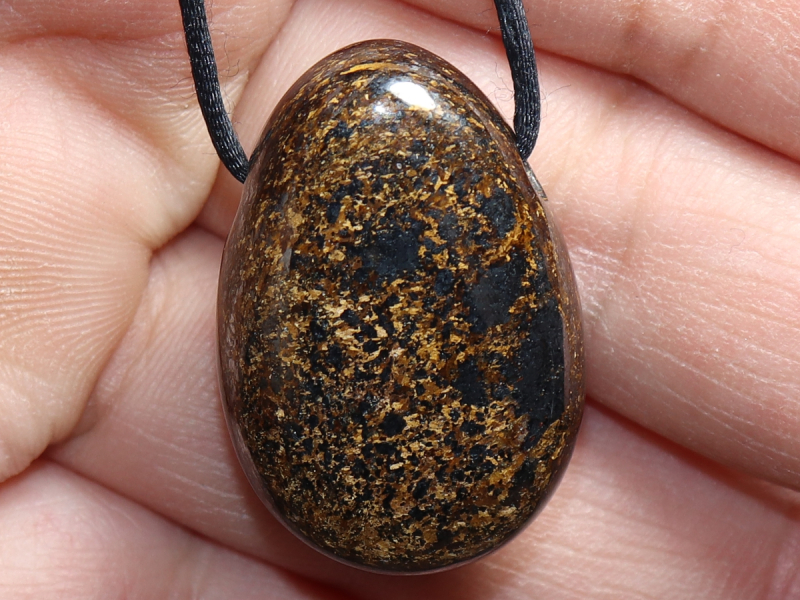 Bronzit mit Band oder Silber 925