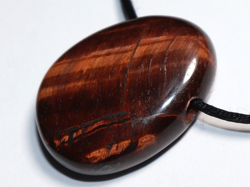 rotes Tigerauge mit Band oder Silber 925