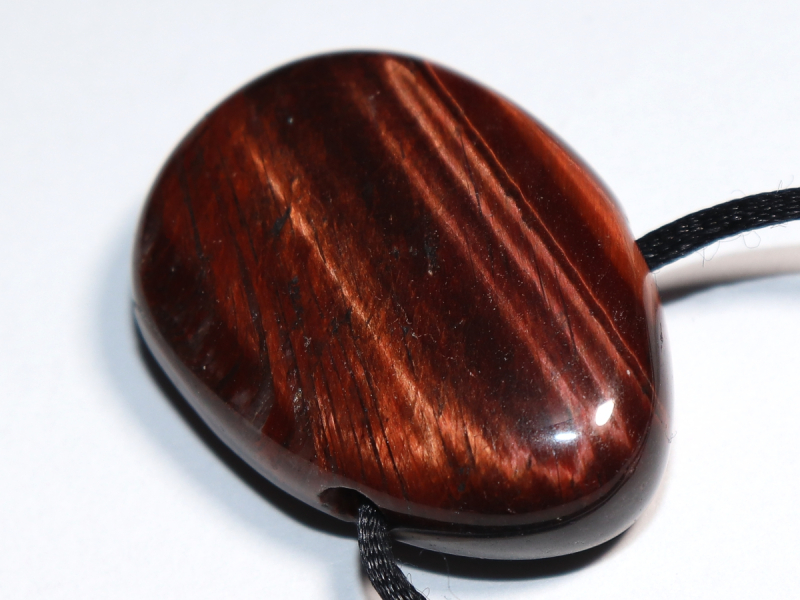 rotes Tigerauge mit Band oder Silber 925