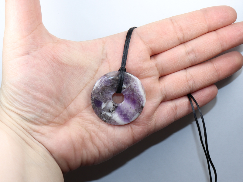 amethyst with cord
