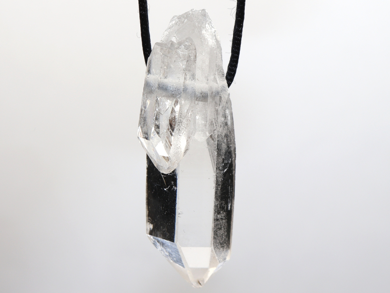 rock crystal with cord or silver 925