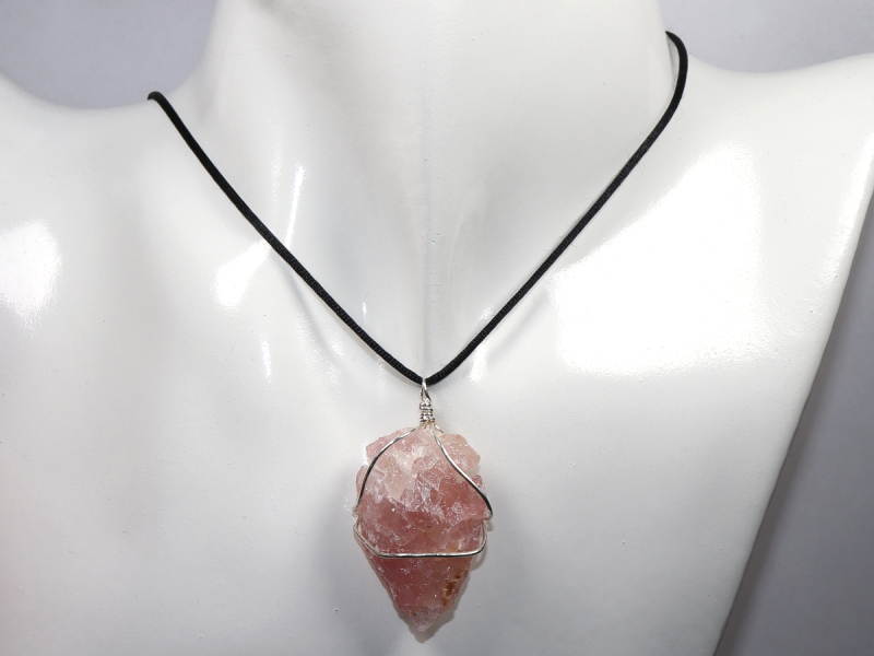 rose quartz with cord or silver 925
