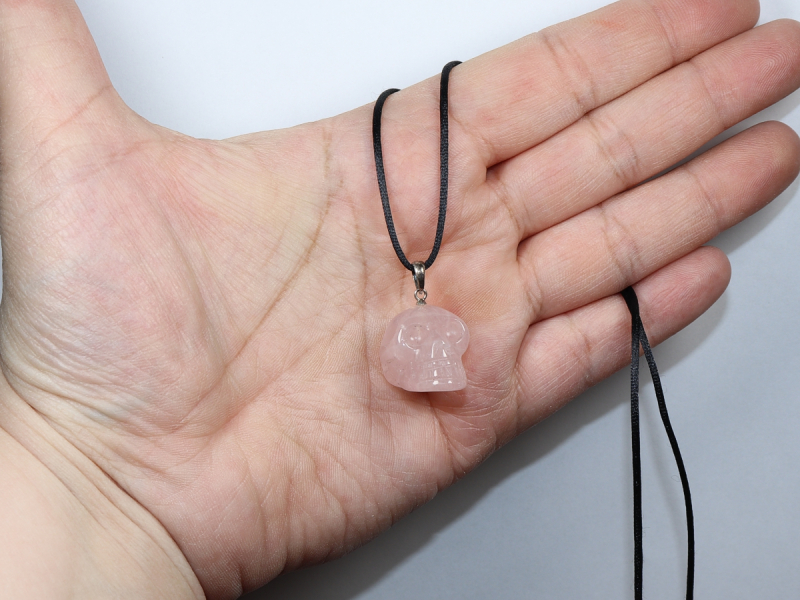 rose quartz with cord or silver 925