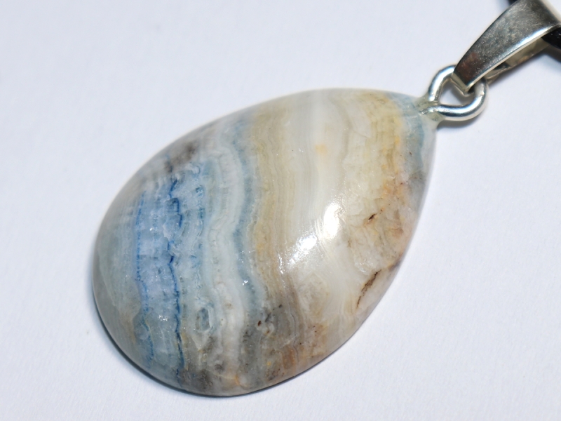 Scheelit mit Band oder Silber 925
