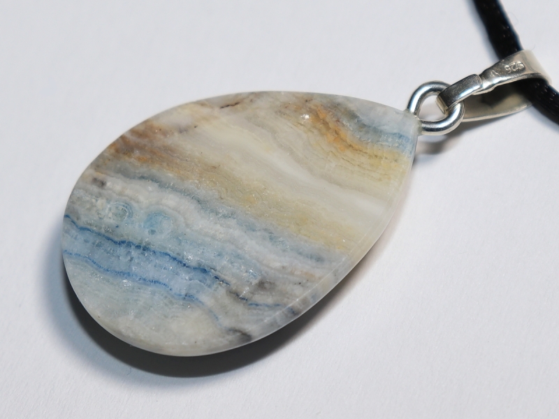 Scheelit mit Band oder Silber 925