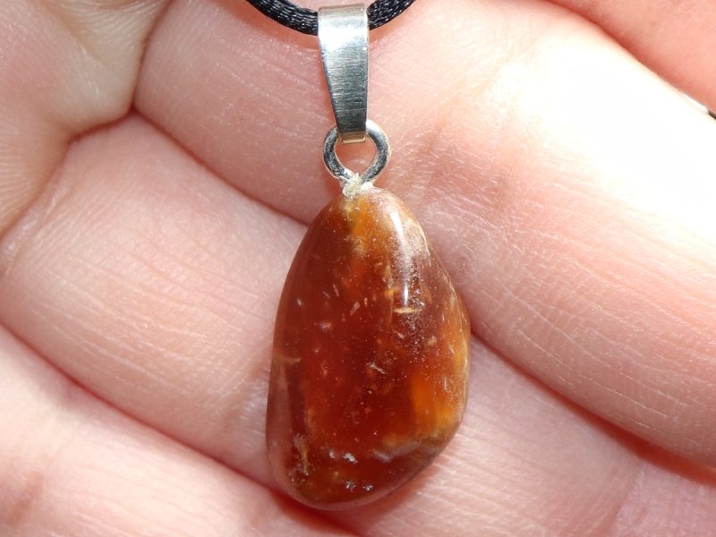 hessonite (garnet) with cord or silver 925