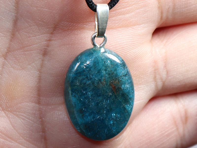 apatite with cord or silver 925
