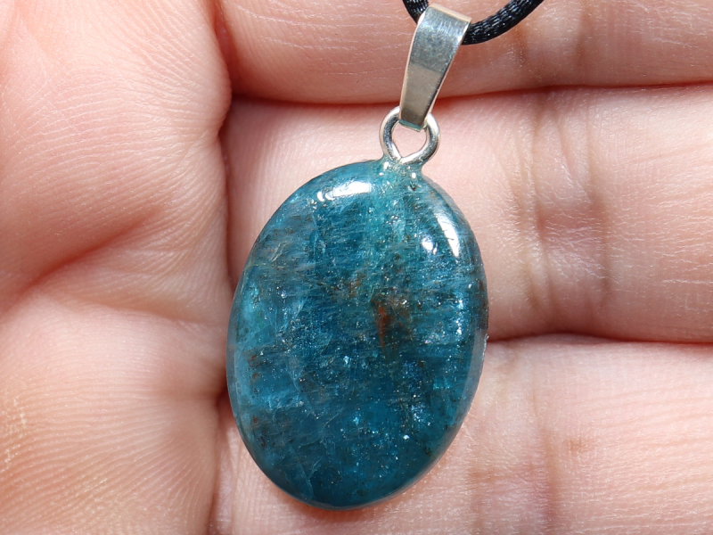 apatite with cord or silver 925