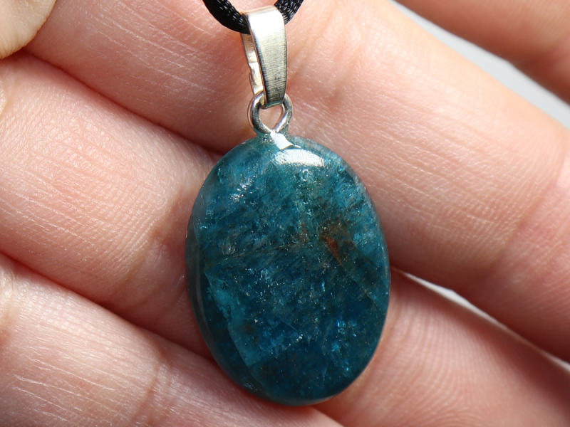 apatite with cord or silver 925
